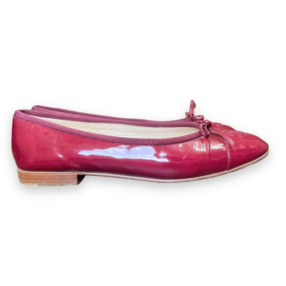CHANEL Authentic Burgundy Flats with Bow Detail - Picture 11 of 11